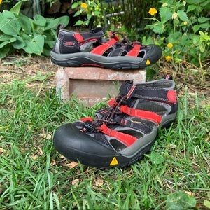 KEEN Newport H2 Outdoor Sandals Size 38 Waterproof